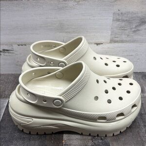 Crocs Mega Crush Clog Classic Bone Platform Shoes Women’s Size 7 Men’s 5